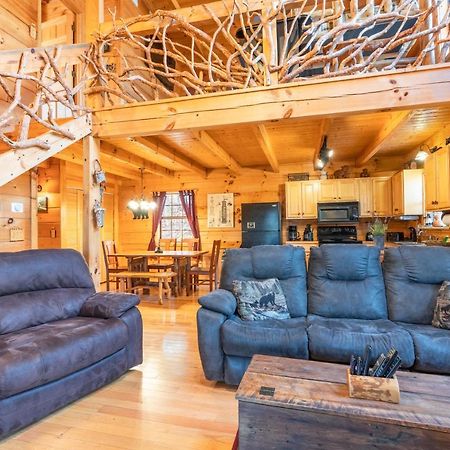 Moonshine Ridge Cabin With Hot Tub And Fire Pit Pigeon Forge Luaran gambar
