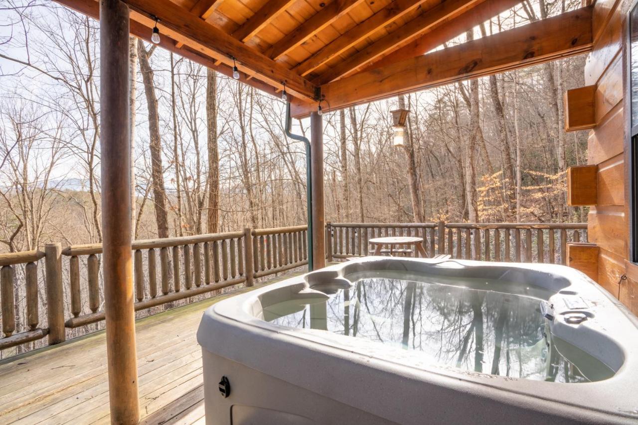 Moonshine Ridge Cabin With Hot Tub And Fire Pit Pigeon Forge Luaran gambar