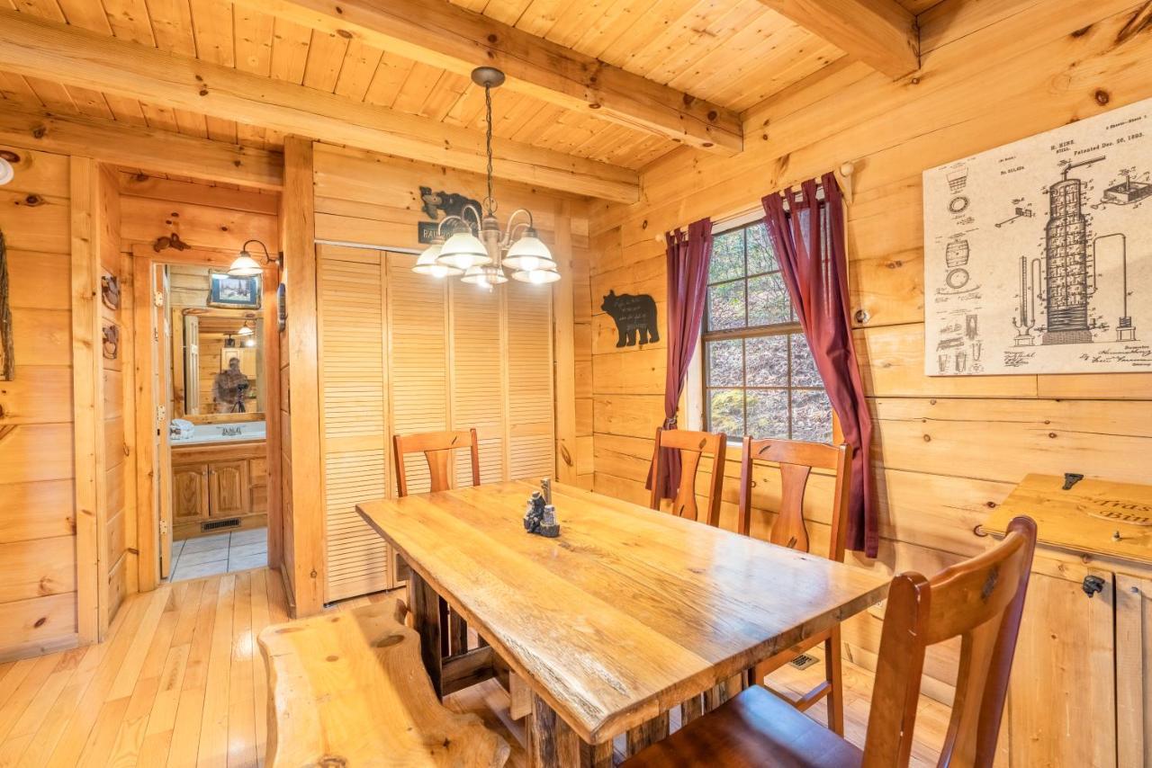 Moonshine Ridge Cabin With Hot Tub And Fire Pit Pigeon Forge Luaran gambar