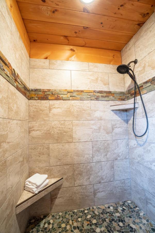 Moonshine Ridge Cabin With Hot Tub And Fire Pit Pigeon Forge Luaran gambar