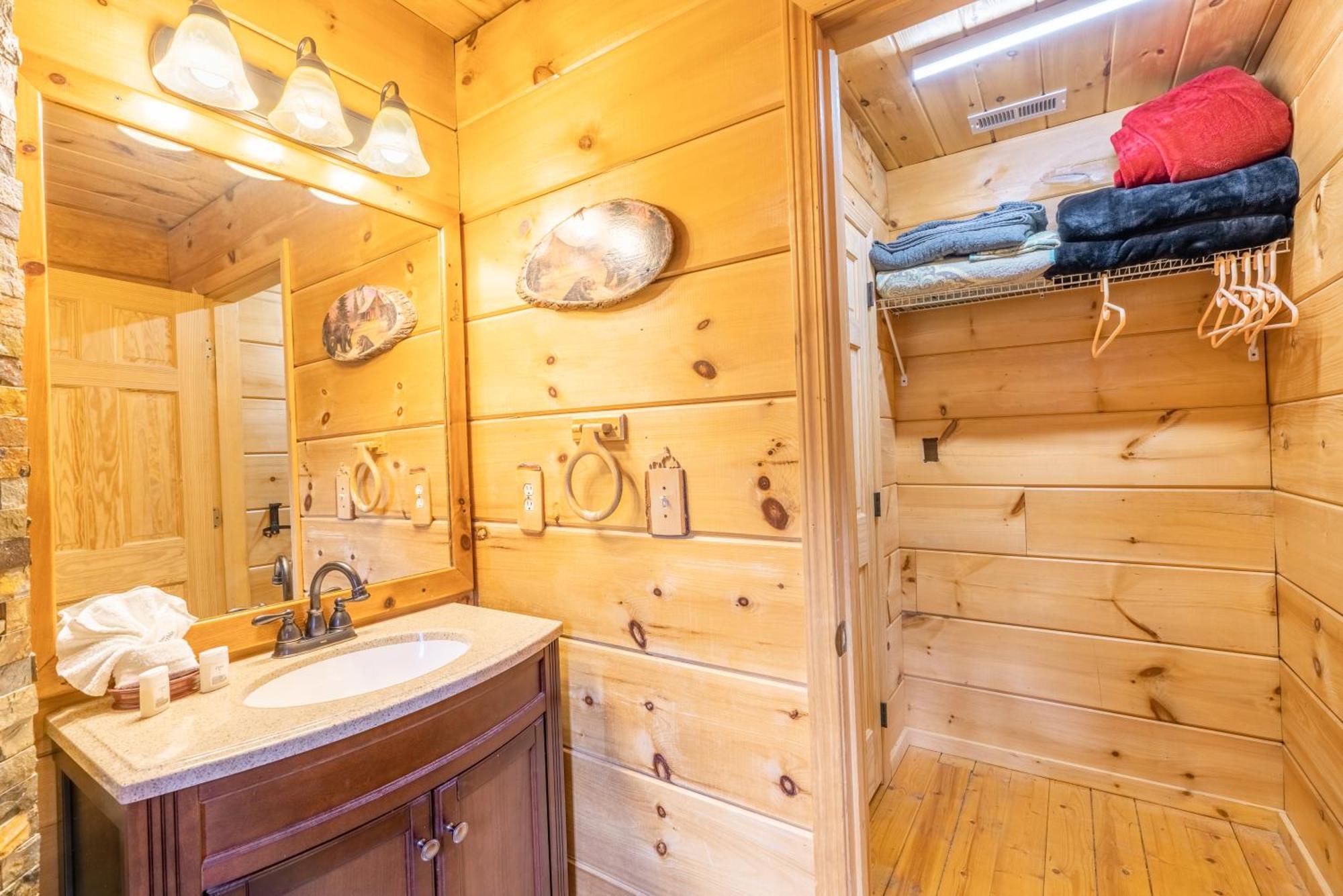 Moonshine Ridge Cabin With Hot Tub And Fire Pit Pigeon Forge Luaran gambar